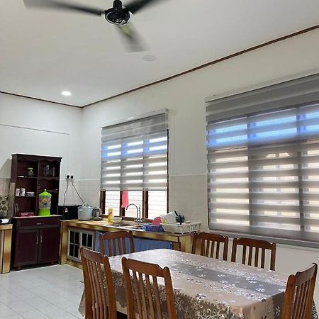 Lavender Homestay Desa Chendering 3 Bedrooms Куала-Тренгану Екстер'єр фото