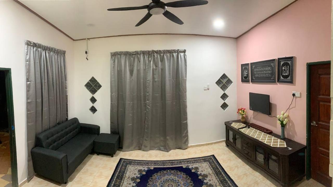 Lavender Homestay Desa Chendering 3 Bedrooms Куала-Тренгану Екстер'єр фото